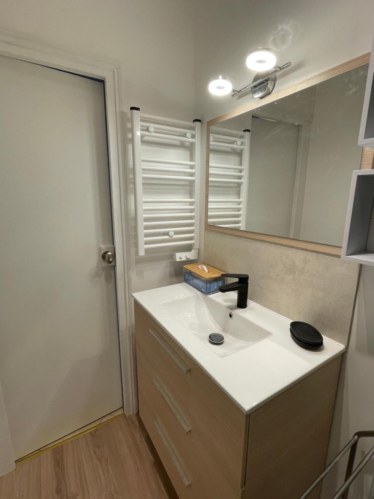 Appartement Hyper Centre, Parking Gratuit Fontainebleau Bagian luar foto